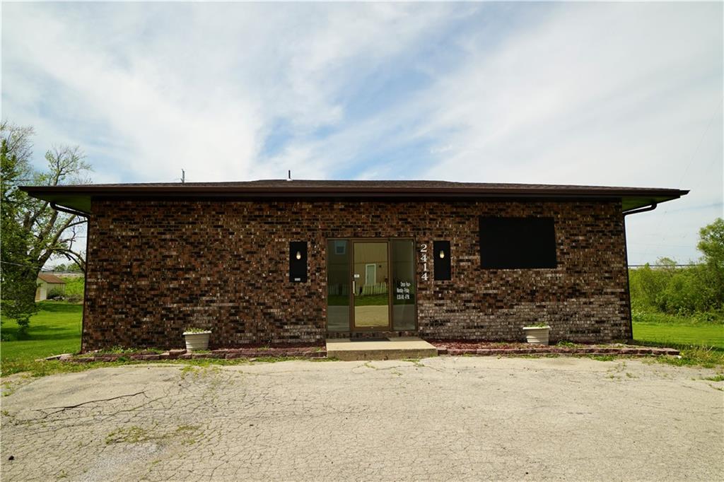 2414 S Leonard Road — photo