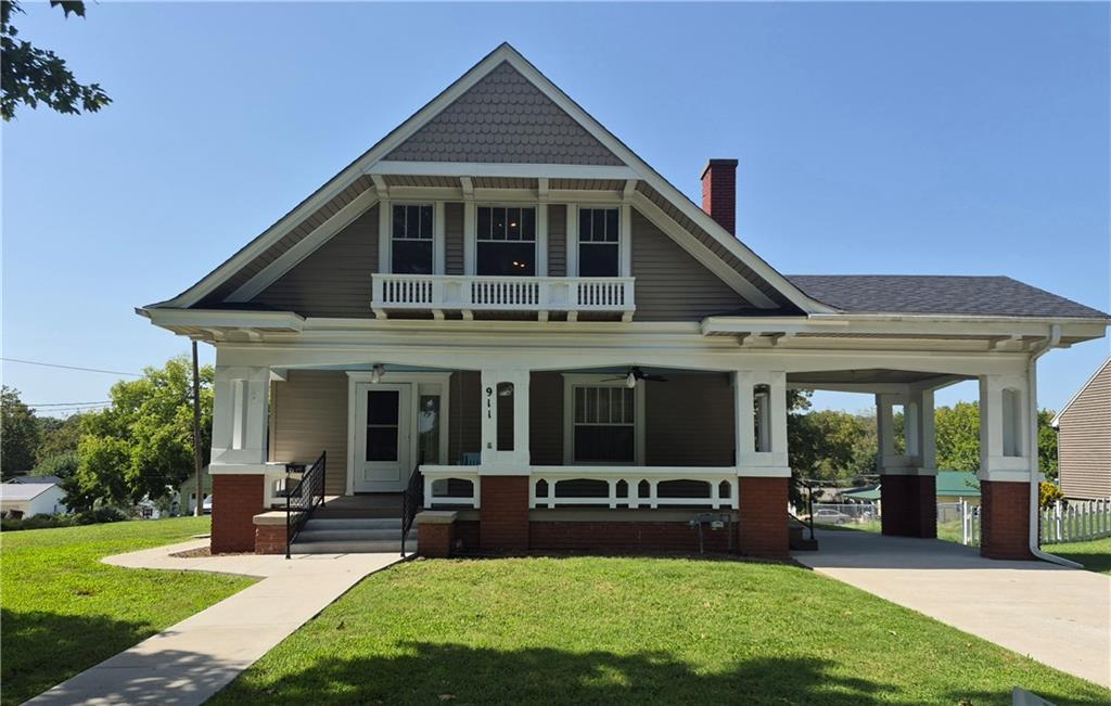 911 N Main Street — photo