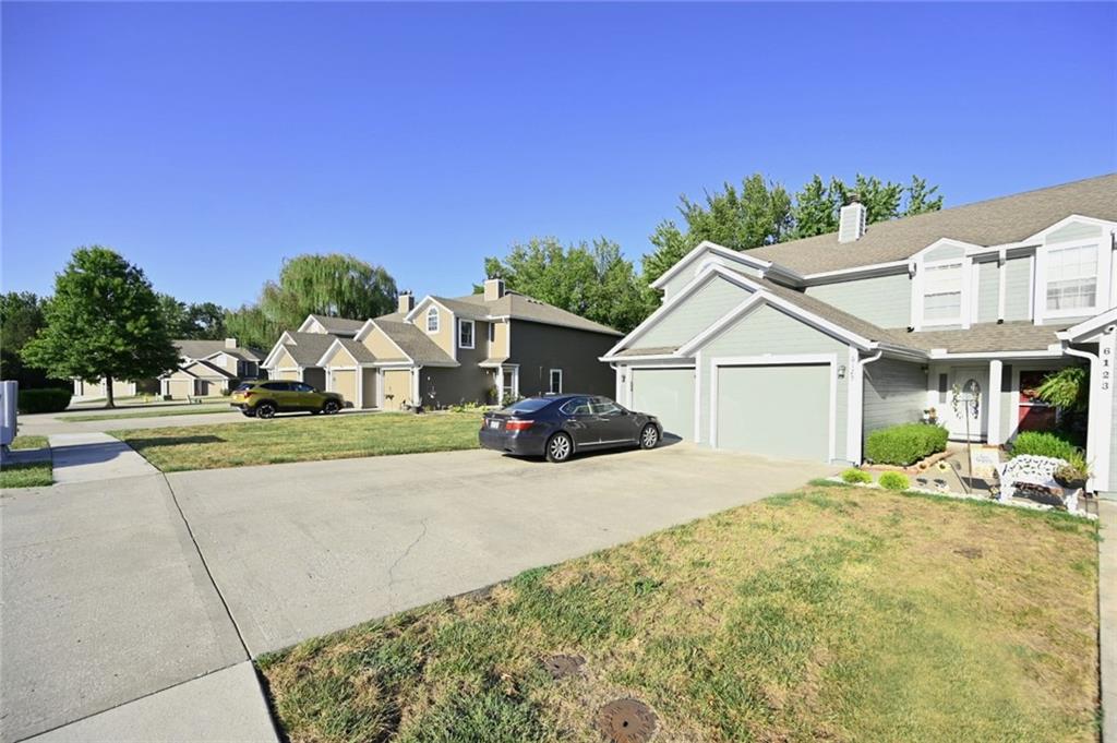 6125 NE Moonstone Court — photo