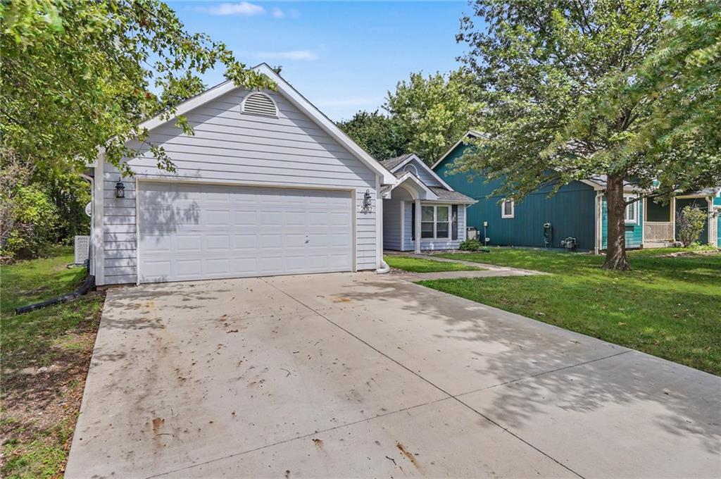 2012 E 26th Street, Lawrence, KS 66046 — photo 3