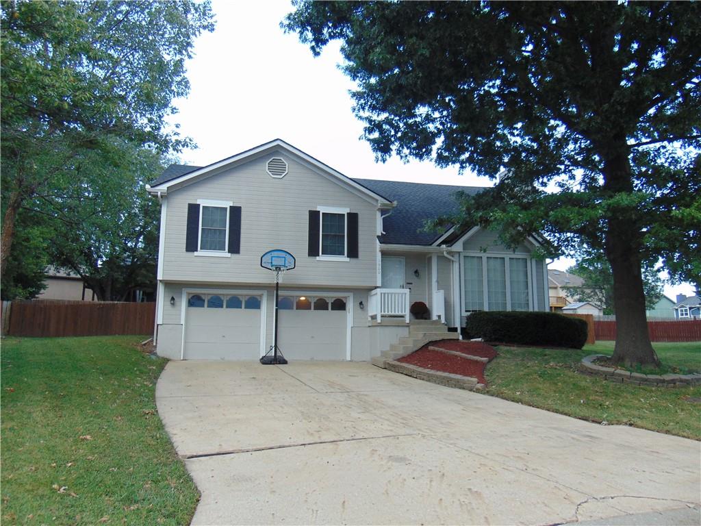 1900 Arapaho Court — photo