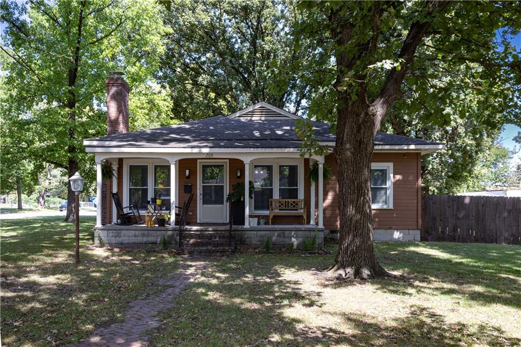 208 W Euclid Street — photo