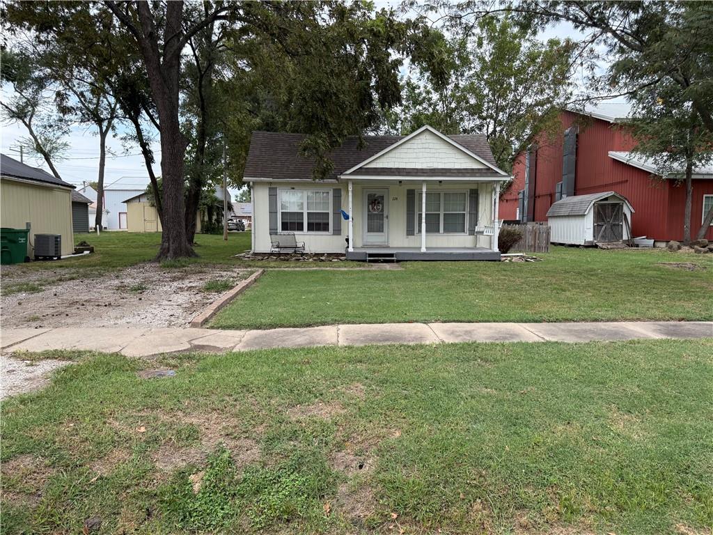 224 E 3rd Street, Adrian, MO 64720 — photo 2
