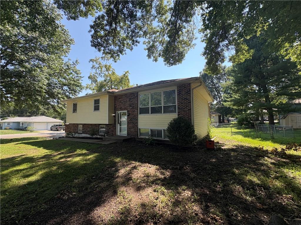 207 E 10th Street, Kearney, MO — photo 3