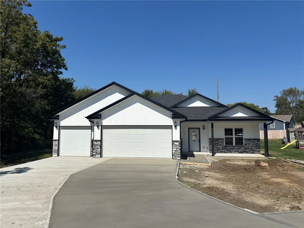 105 W Fawn Drive — photo