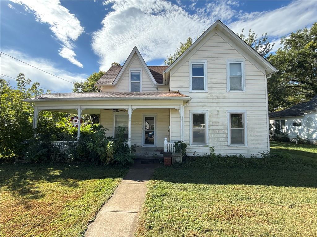 305 W Adams Street — photo