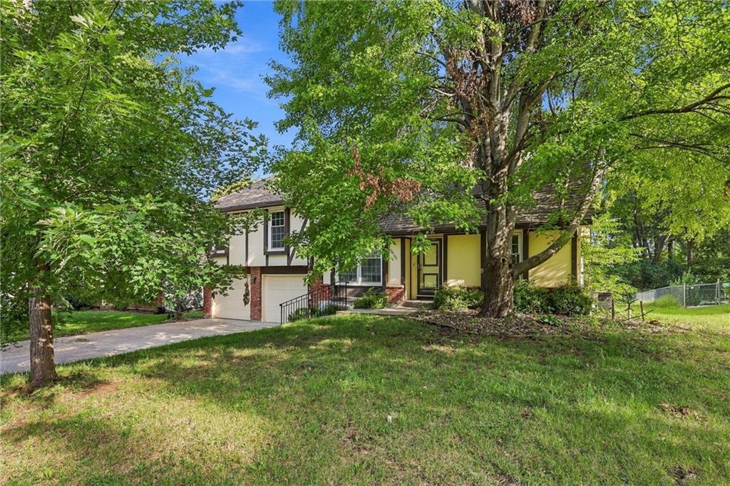 10106 NW Mirror Lake Drive — photo