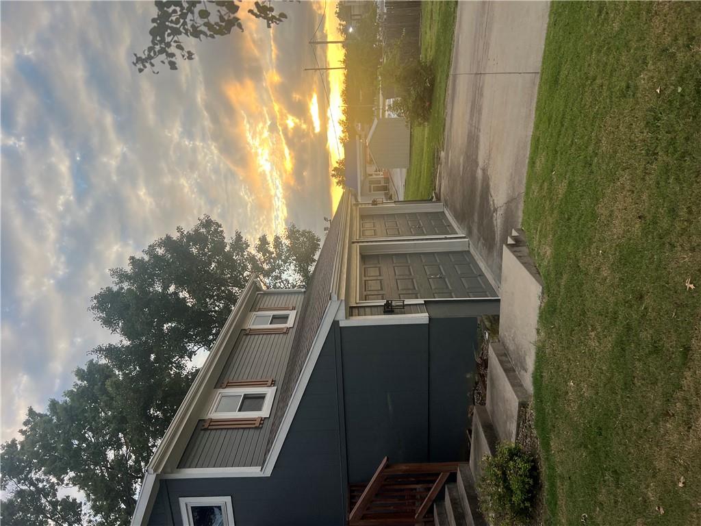 1007 W Washington Street — photo