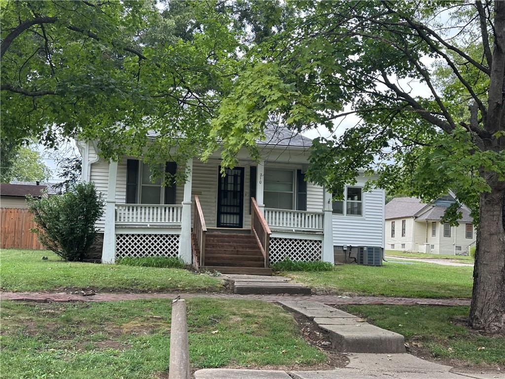 210 E Shawnee Street — photo
