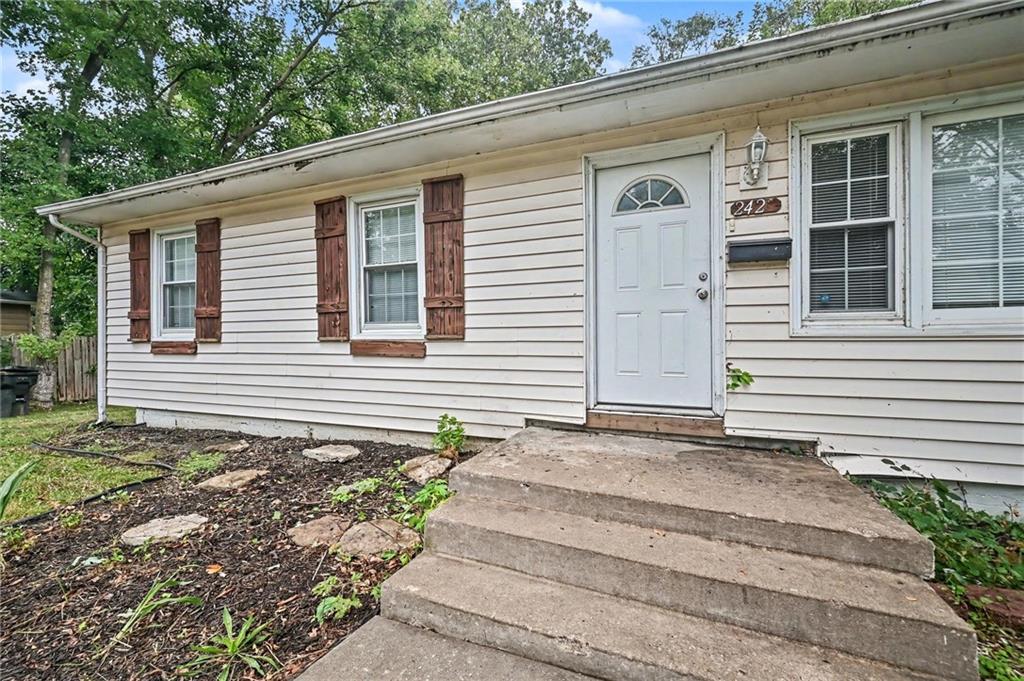 2425 S Lees Summit Road, Independence, MO 64055 — photo 2