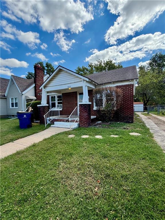 1203 W 5th Street — photo