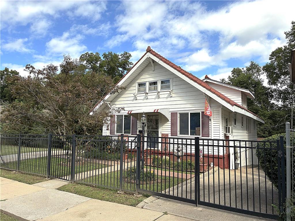 3525 Flora Avenue — photo