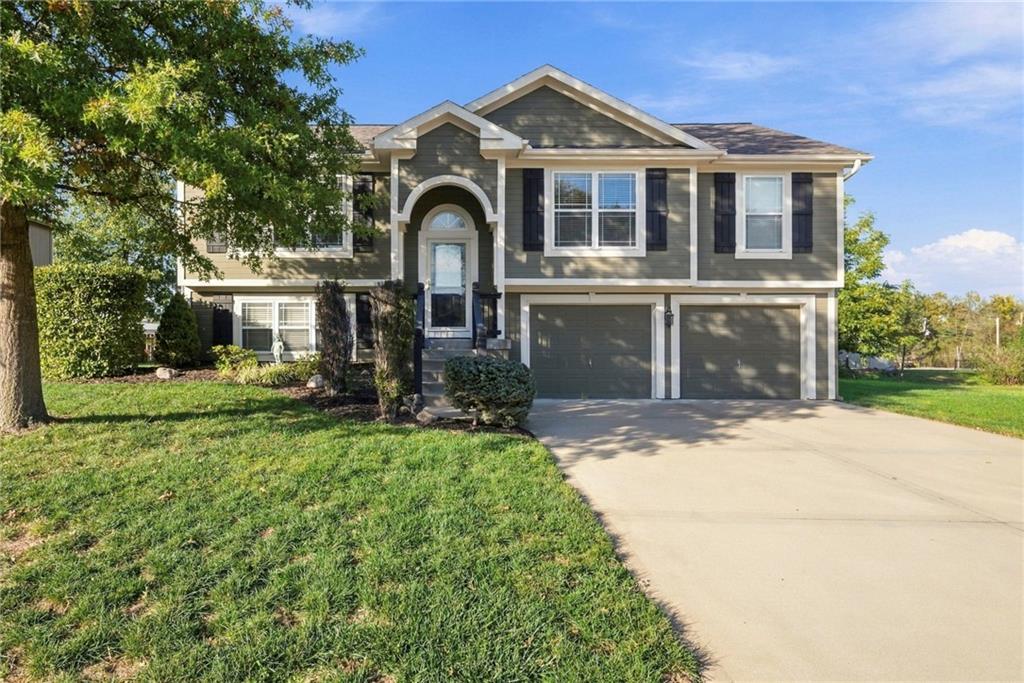920 E 8th St Circle, Kearney, MO 64060 — photo 2