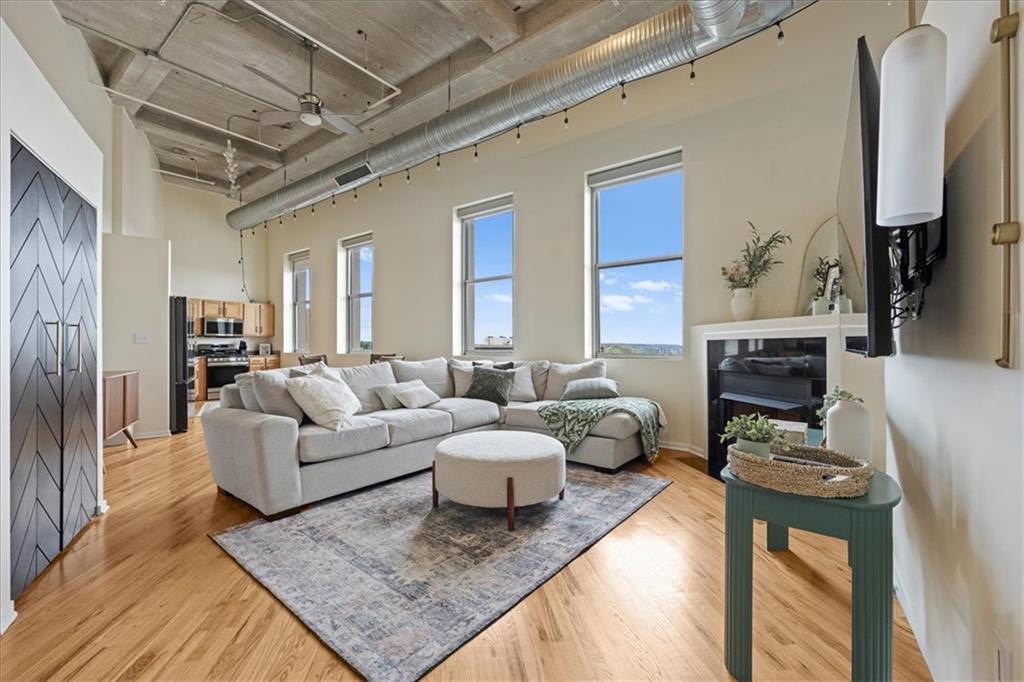 2107 Grand Boulevard 1207 — photo