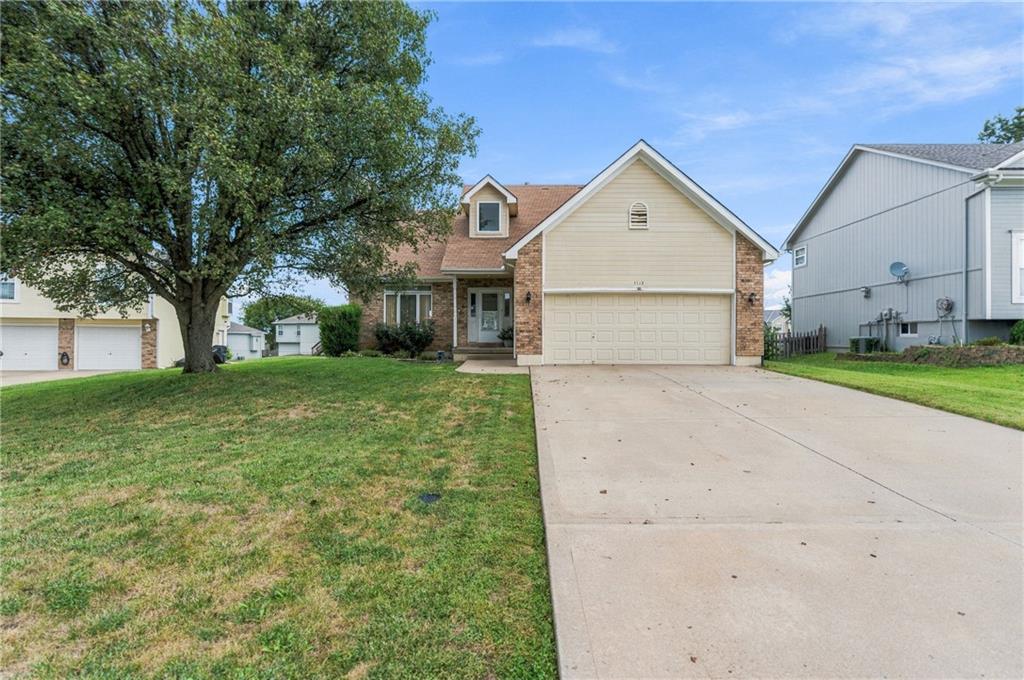 1112 Camelot Drive — photo