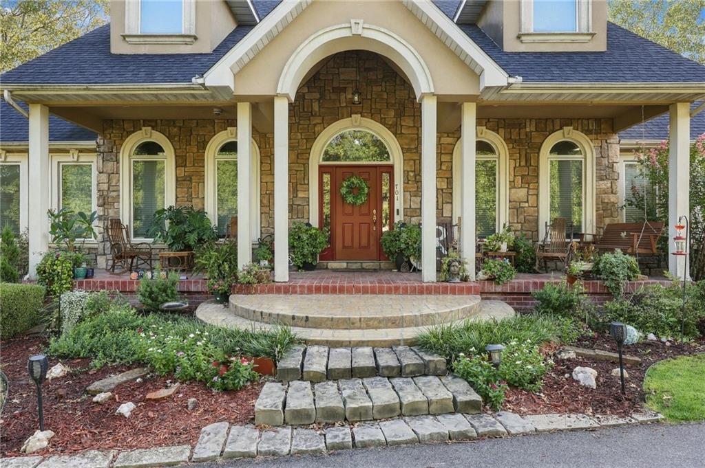 701 Tanglewoods Drive — photo