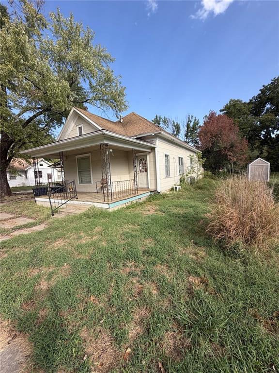 1120 W Myrtle Street — photo