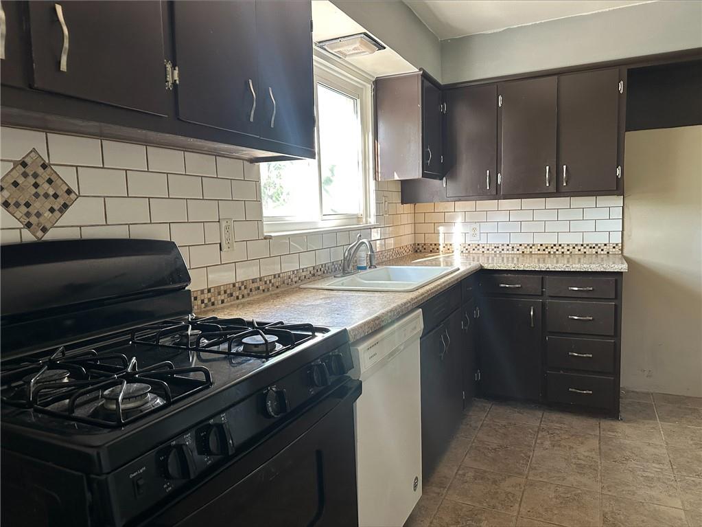 10401 E 69th Street, Raytown, MO 64133 — photo 2