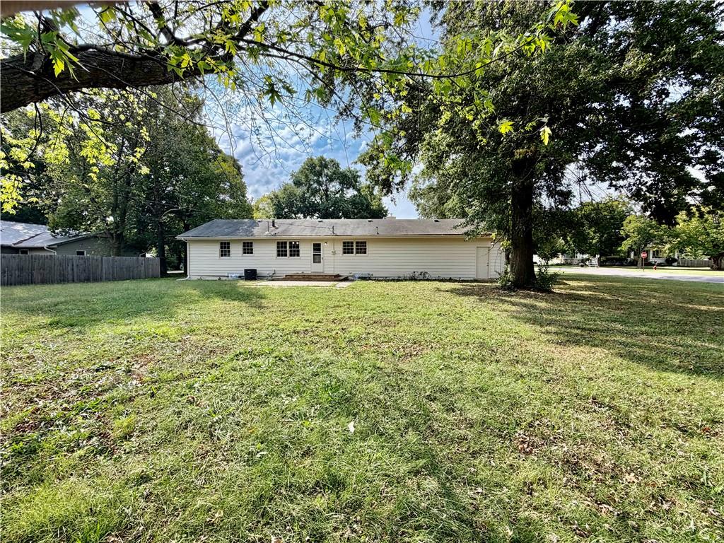 407 E Elm Street, Drexel, MO 64742 — photo 2