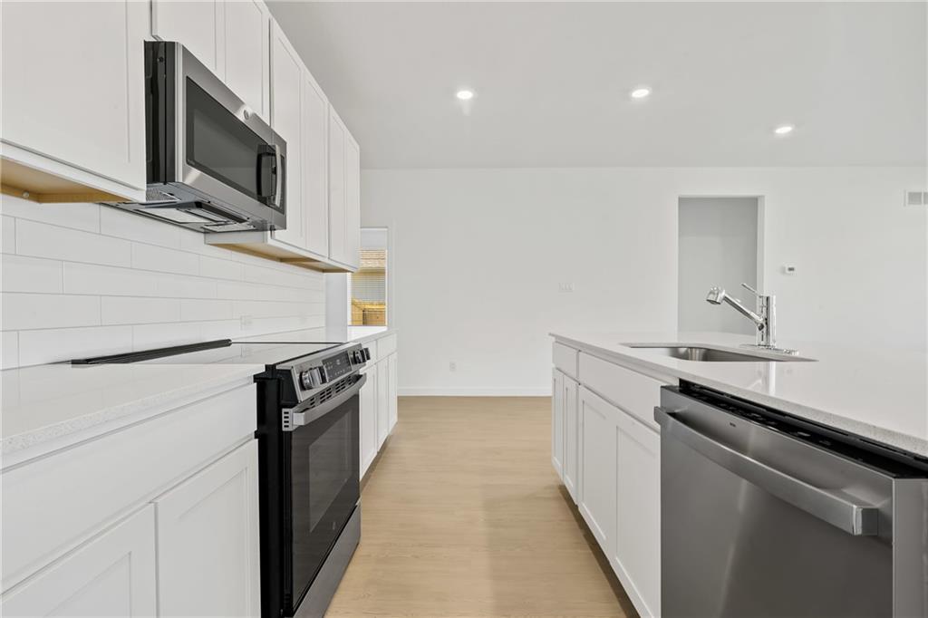 21287 Cleveland Street — photo