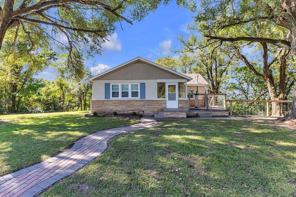 734 Riverview Drive — photo