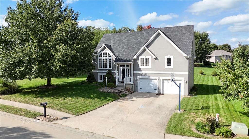 4217 N Devonshire Drive — photo