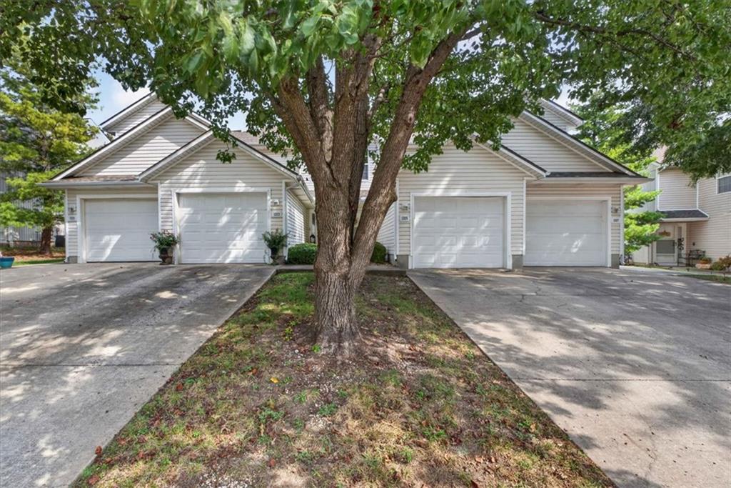 1323 SE Broadway Circle — photo