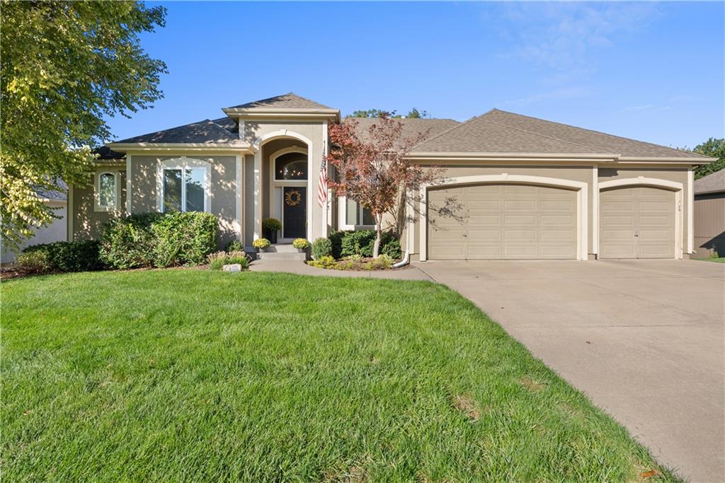 4324 SE Canter Drive — photo