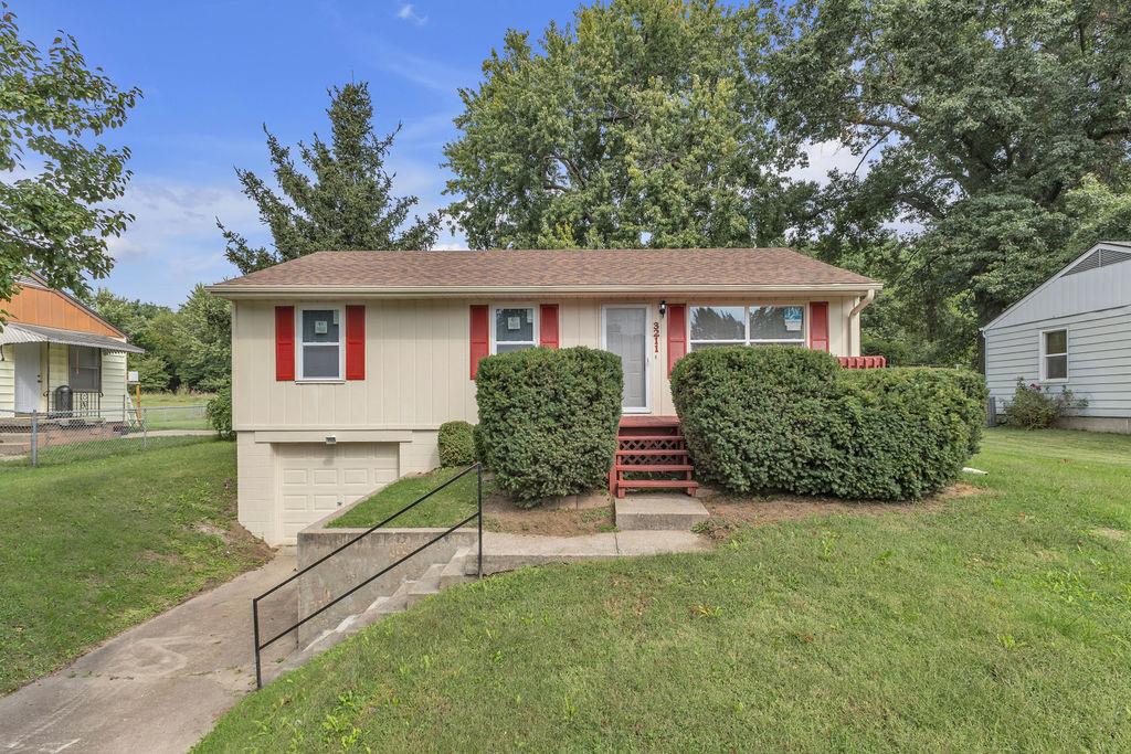 3211 Mark Twain Drive — photo