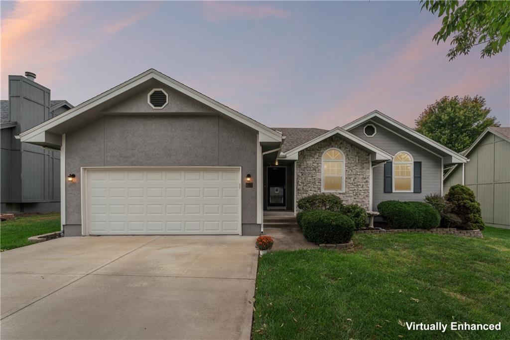 809 NE Aaron Drive — photo