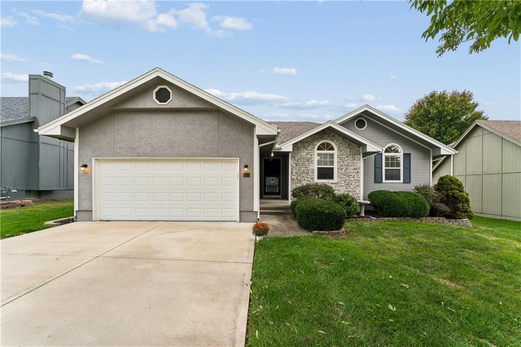 809 NE Aaron Drive, Lee's Summit, MO 64086 — photo 2