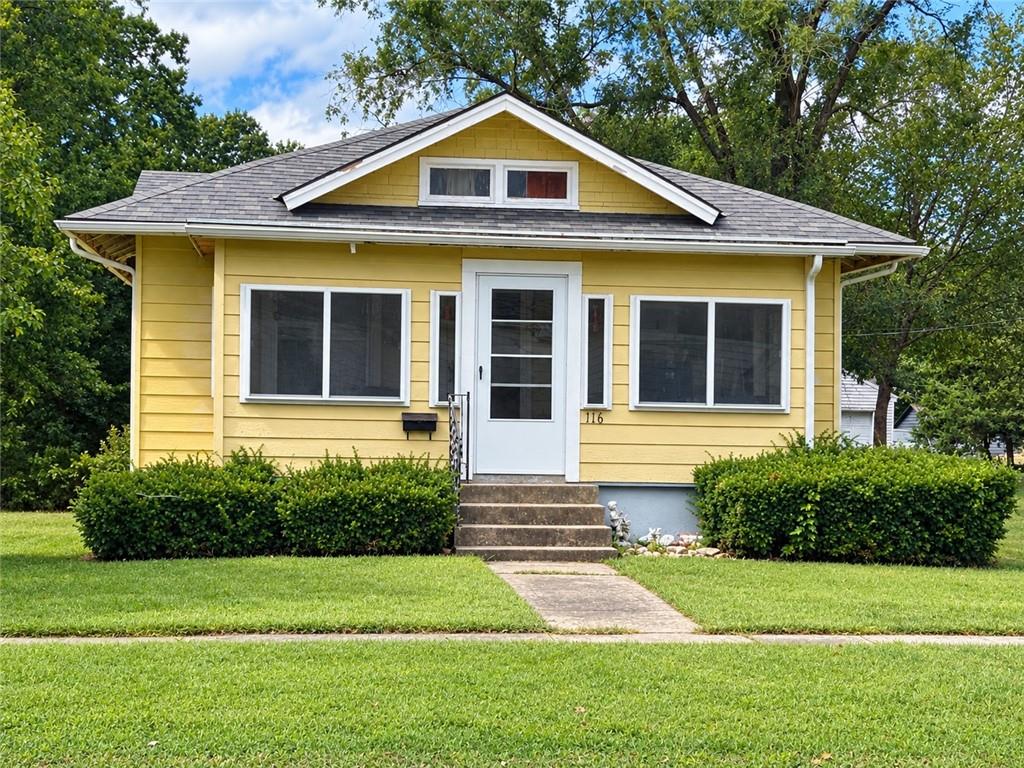 116 S Oak Street — photo