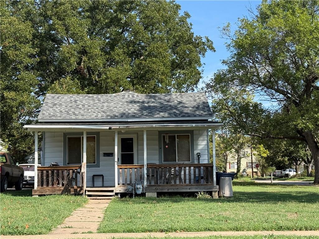 1000 Locust Street — photo