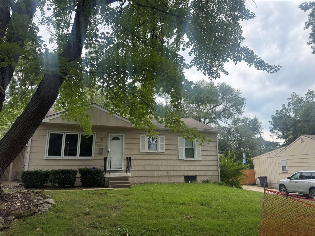 9001 Central Street — photo