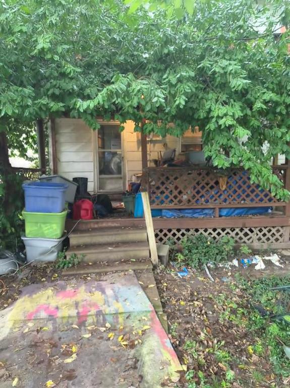 111 S Oak Street — photo
