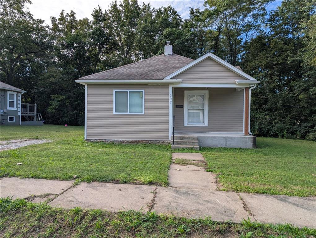 307 E Black Diamond Street — photo