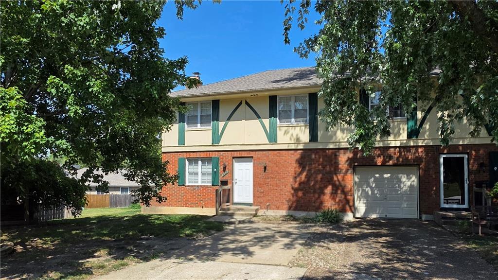 6949 Chapel Woods Lane — photo