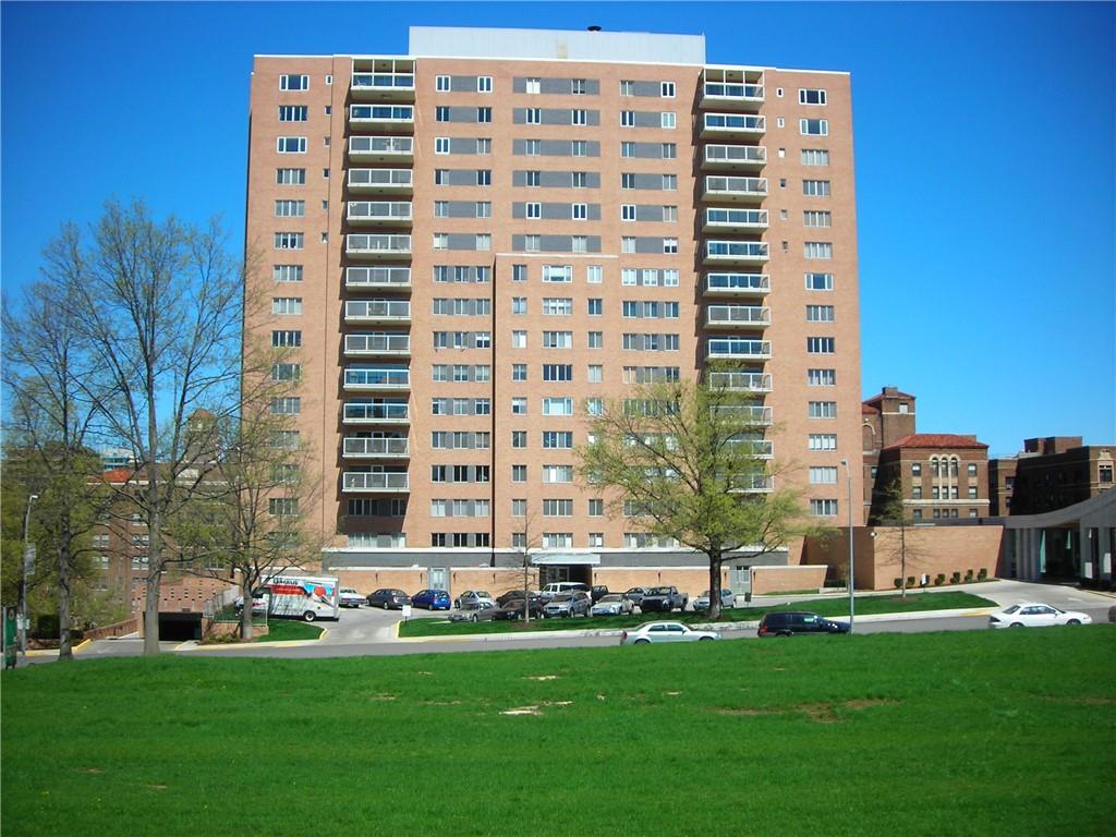 221 W 48th Street Unit 1505 — photo