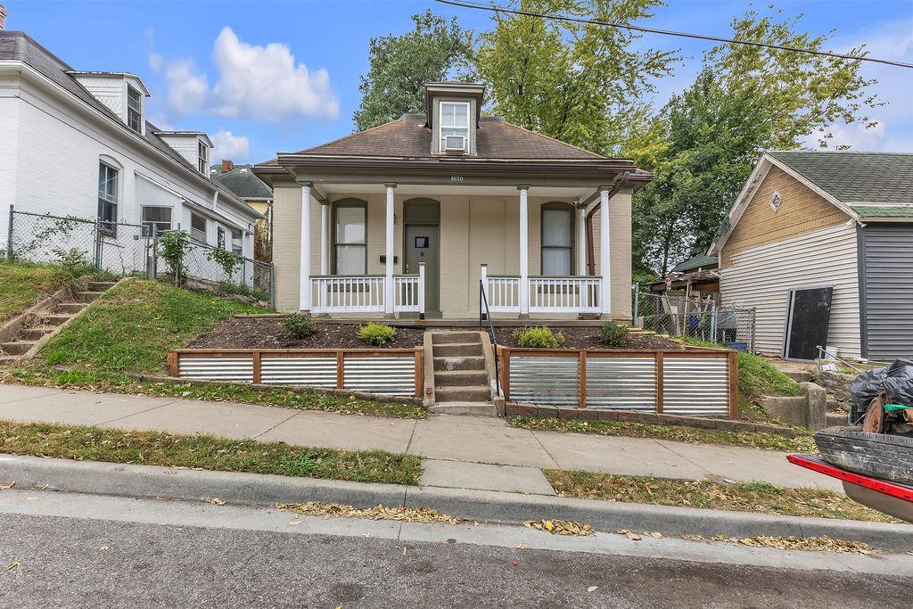 1620 Faraon Street — photo