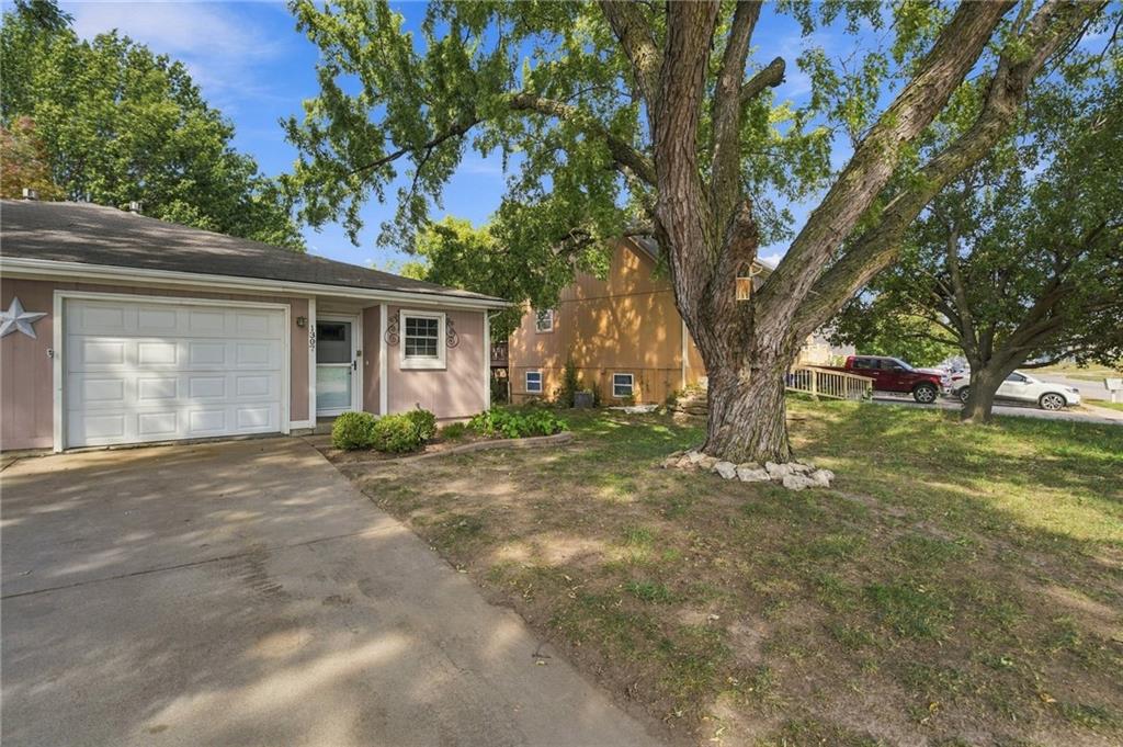 1307 N Ridge Parkway — photo