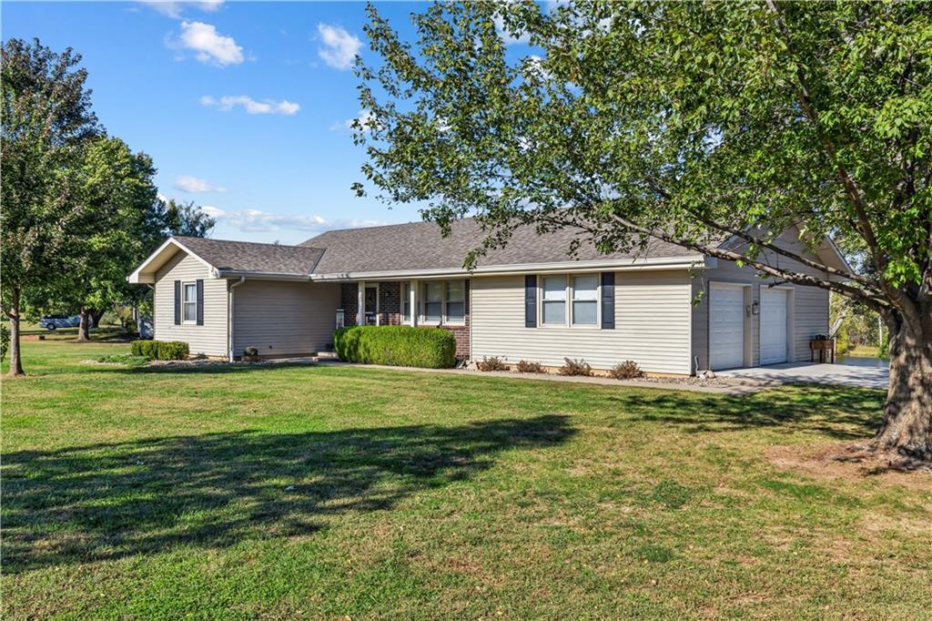 22195 Dunn Drive — photo