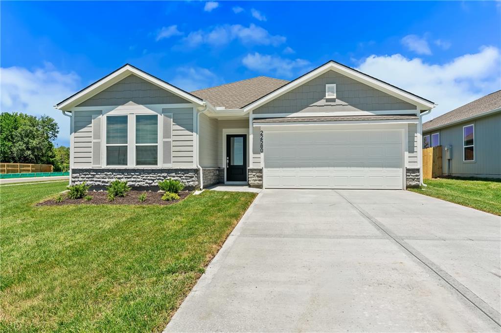 4004 NE Apple Grove Drive — photo