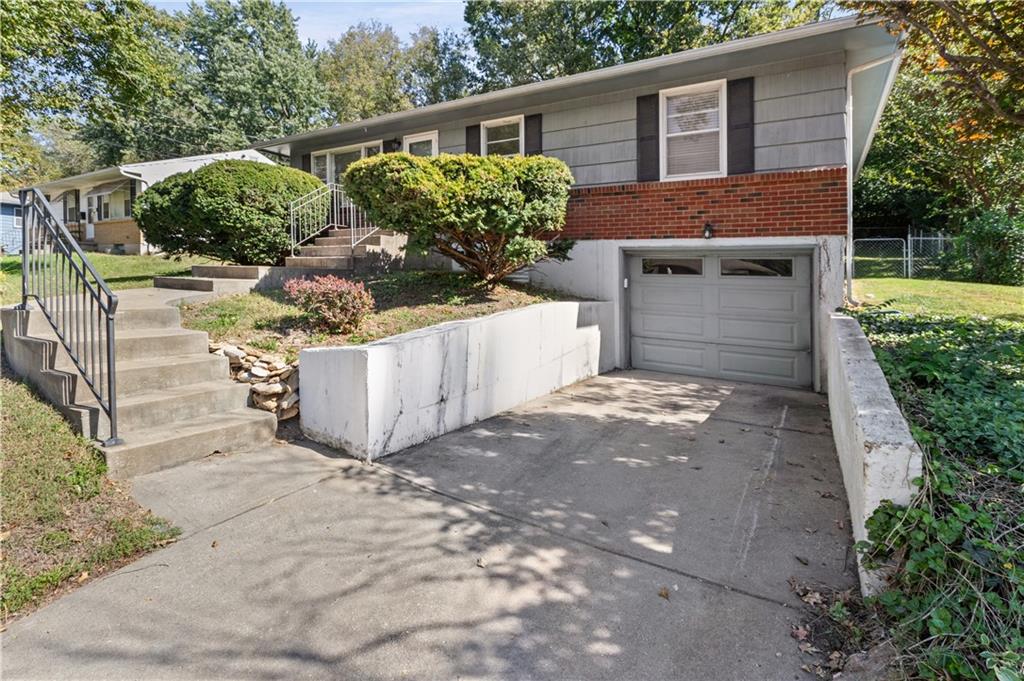 413 Maple Street, Liberty, MO 64068 — photo 2