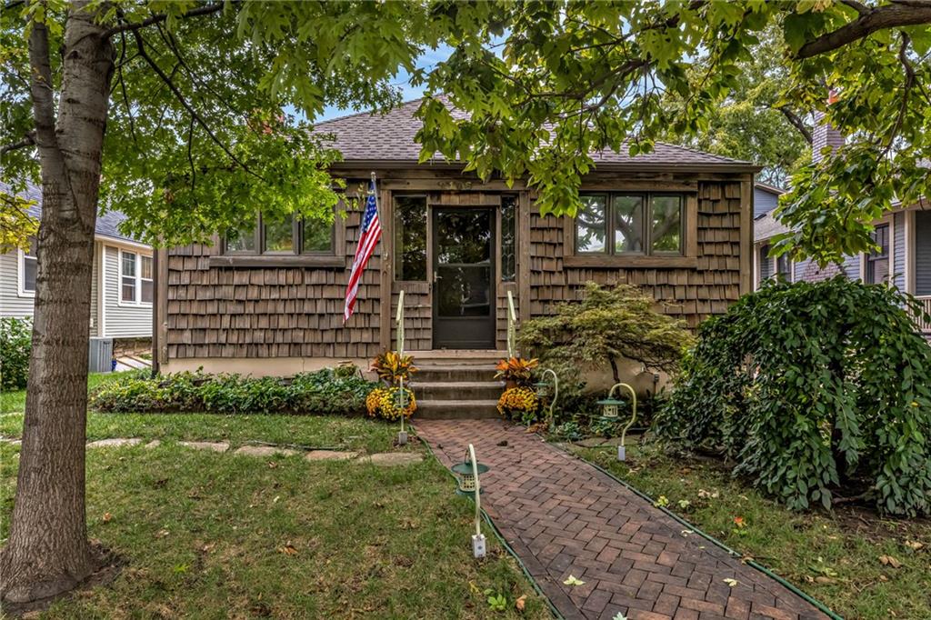 2106 Erie Street — photo