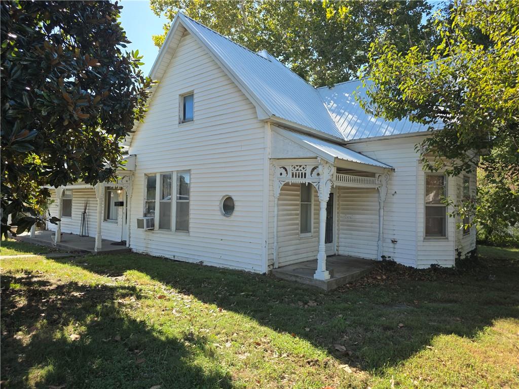 114 W Joe Davis Street — photo