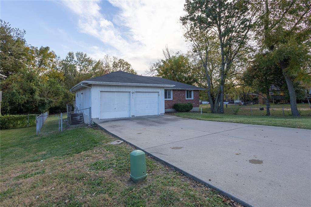 8909 E 87th Street, Raytown, MO 64138 — photo 3