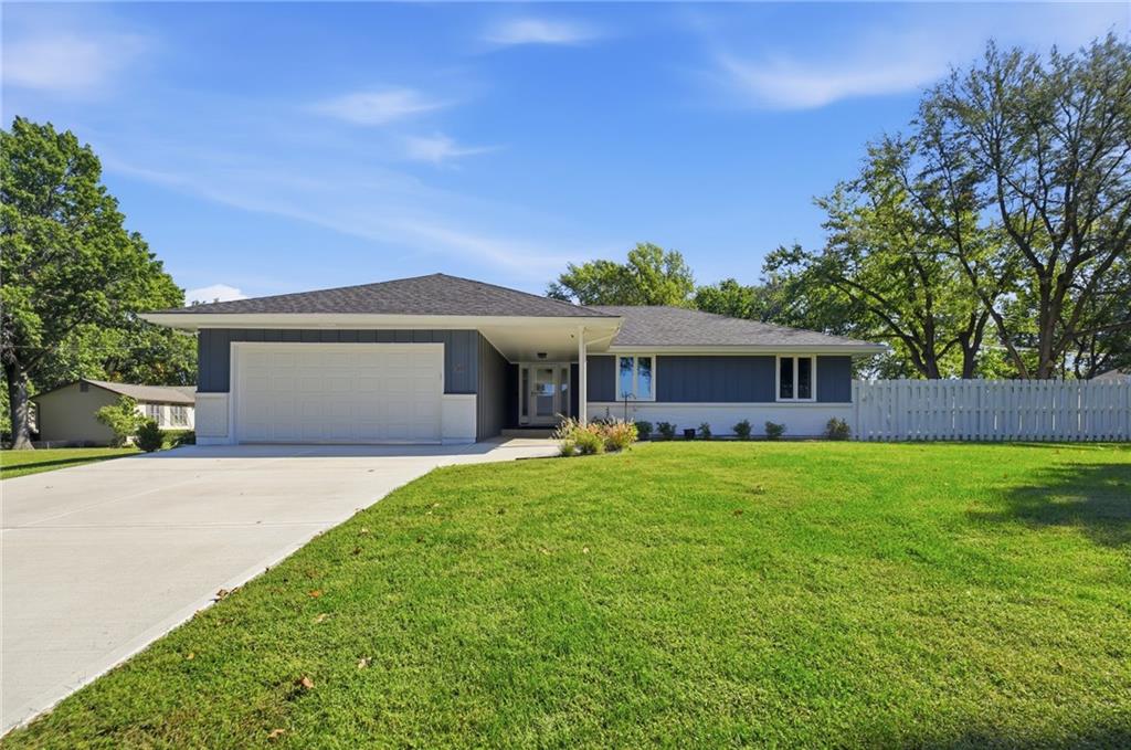 201 SE Westwind Drive — photo
