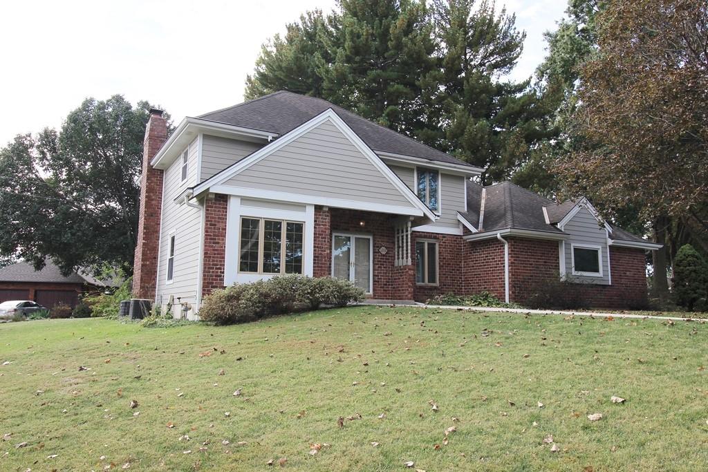 1212 NW Fairway Circle — photo