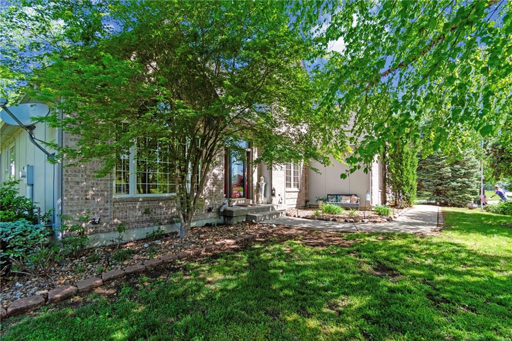 15733 Pine Circle — photo