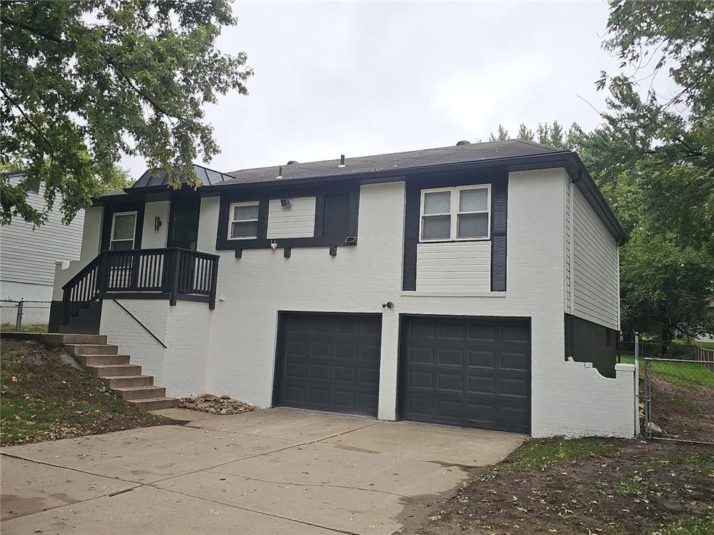 816 NW Oxford Drive — photo